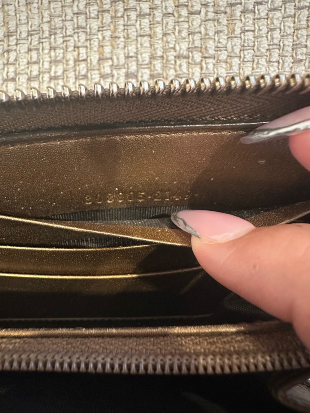 Gucci Microguccissima Patent Leather Zip Around Wallet In Bronze - Picture 11 of 11